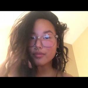 Meet your Posher, Niki